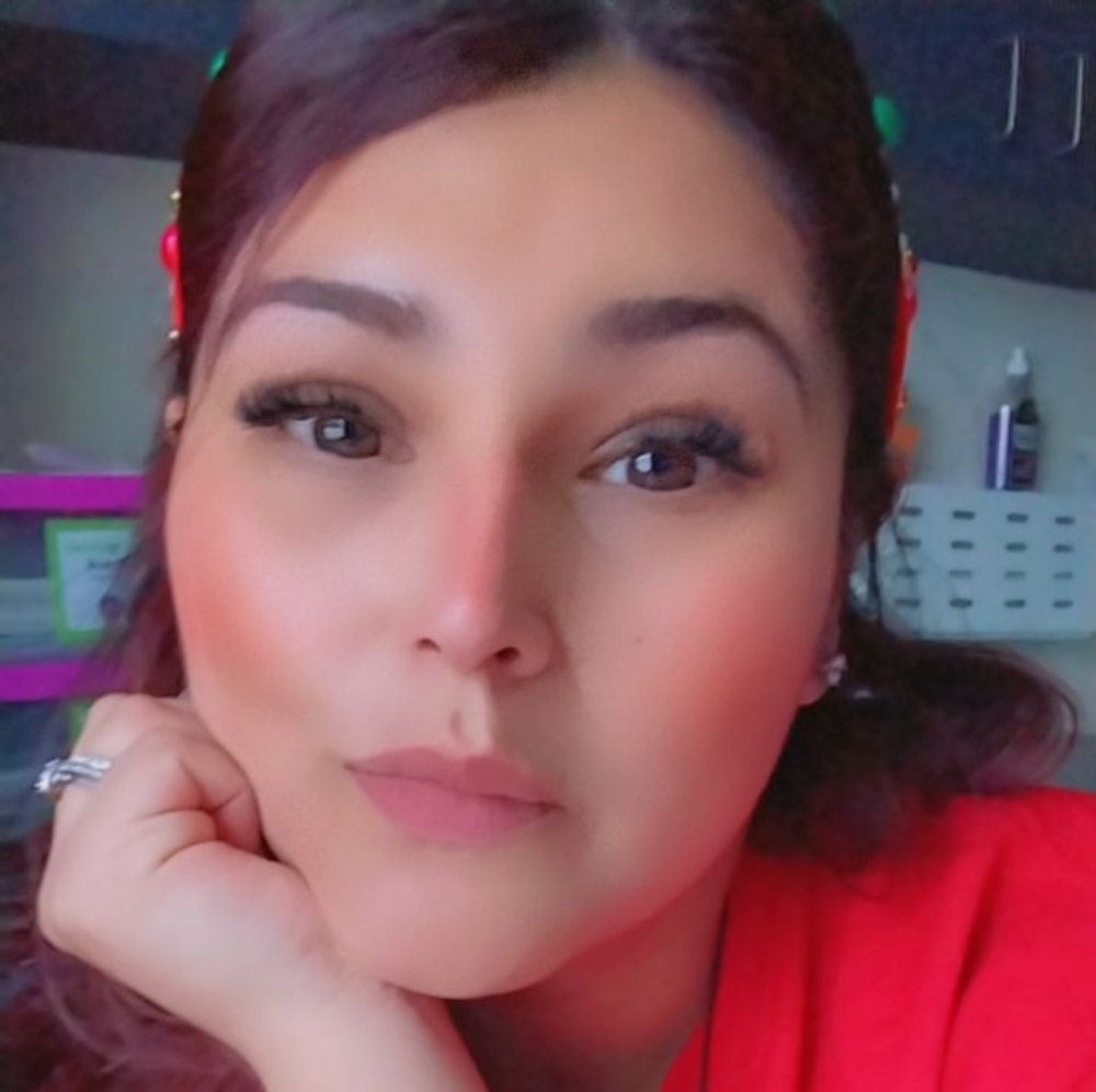 Meet your Posher, Elvia